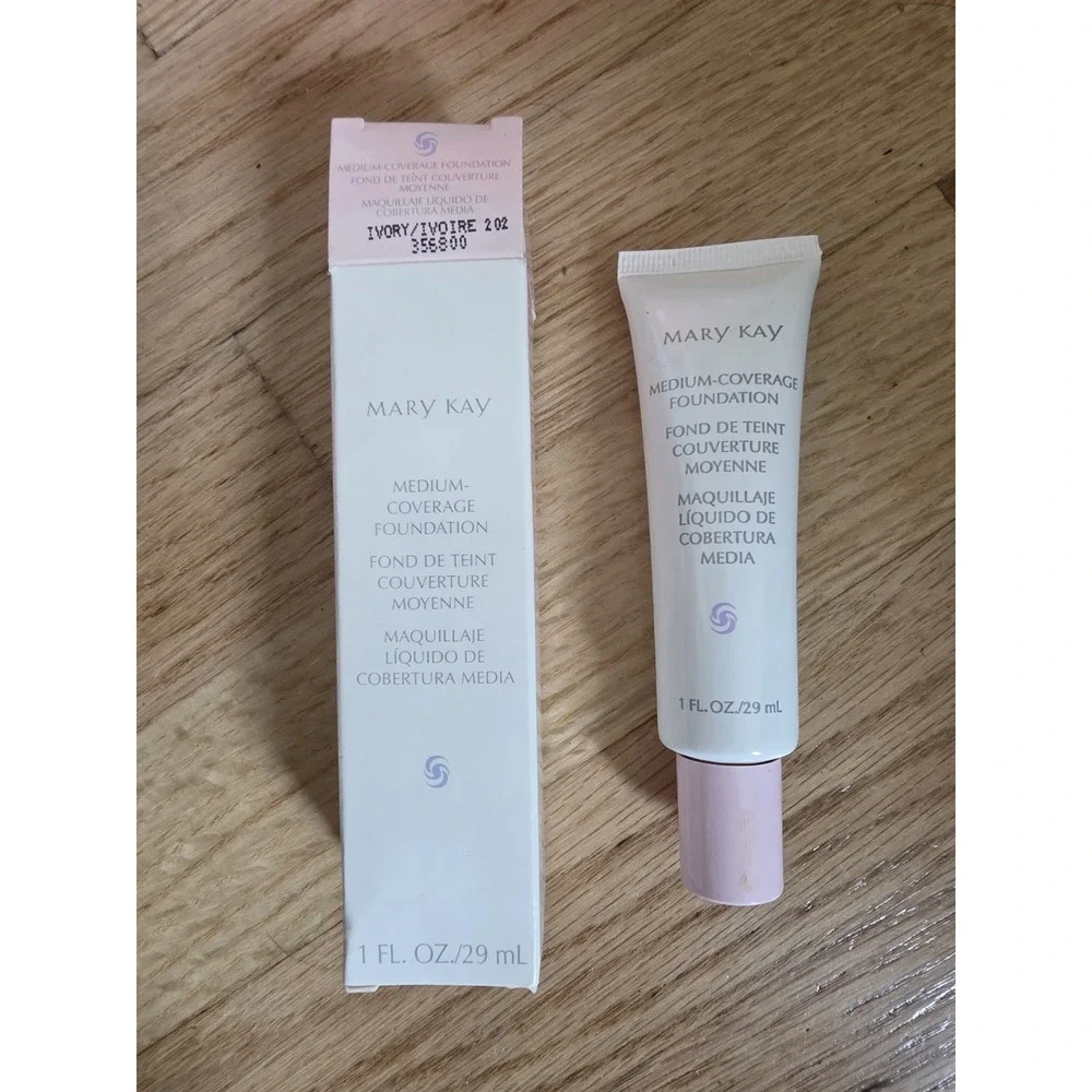 Mary Kay Medium Coverage Foundation Ivory 202 - Pink Cap # 356800 NIB